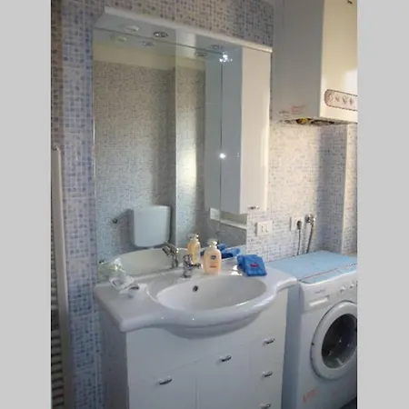 Appartement Centrally Located By Harbour With Elevator
