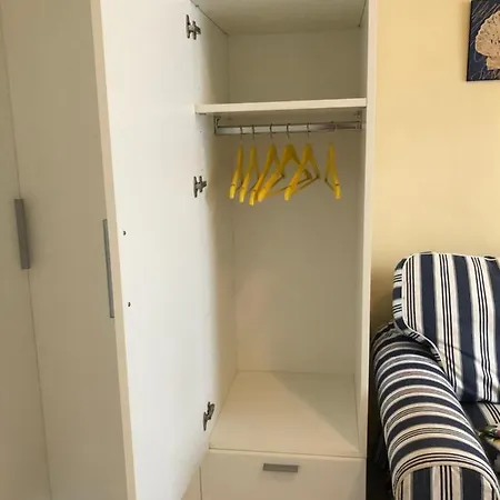 Centrally Located By Harbour With Elevator Apartment